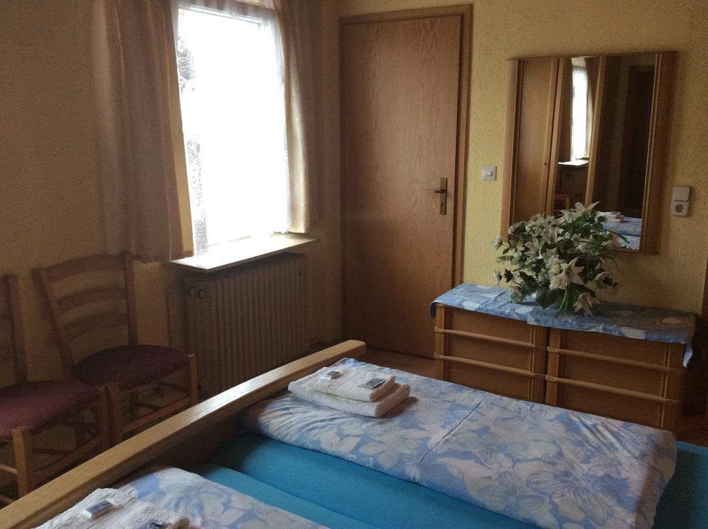 Hotel Drei Koenige Neckarbischofsheim Bilik gambar